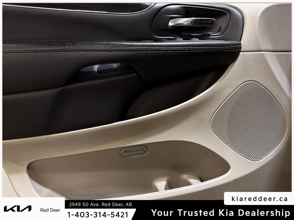 2017 Dodge Grand Caravan SXT-17