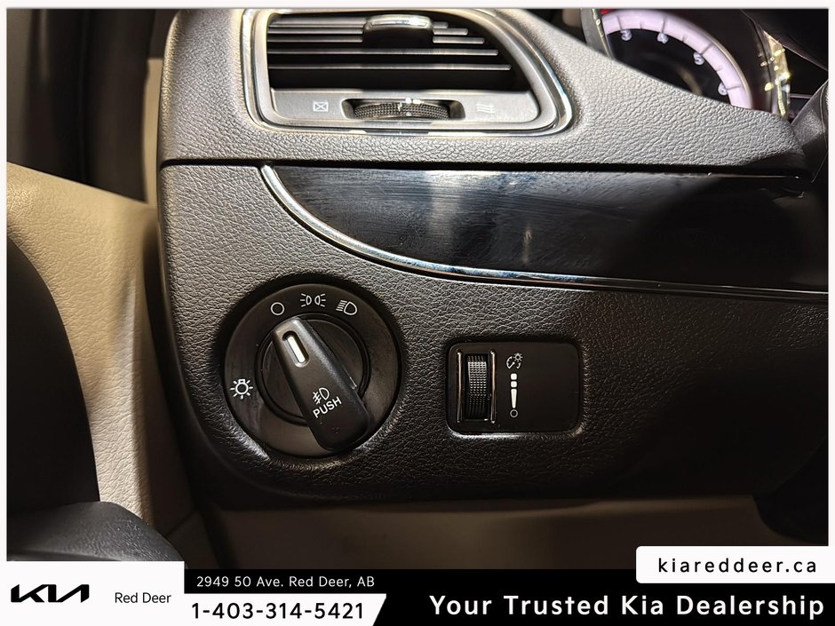 2017 Dodge Grand Caravan SXT-16