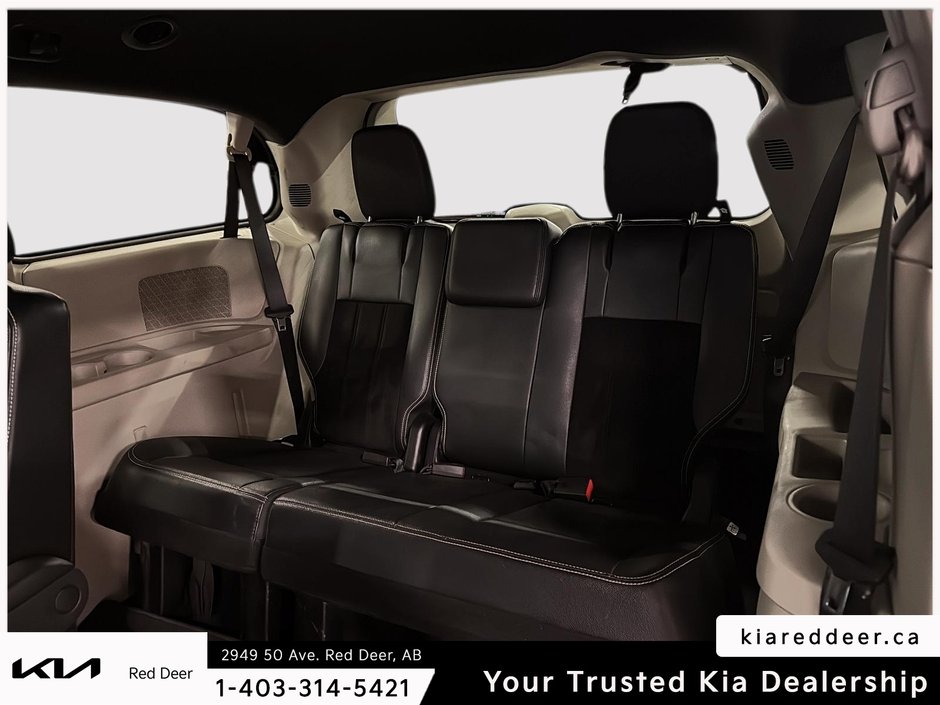 2017 Dodge Grand Caravan SXT-21