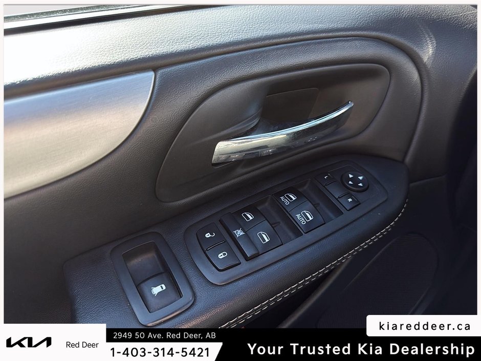 2019 Dodge Grand Caravan SE Blacktop-14
