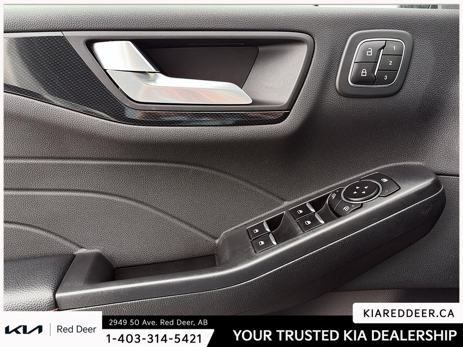 2023 Ford Escape Hybrid ST-Line Elite-17