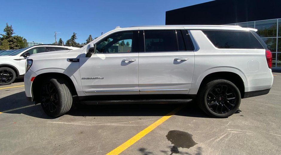 2023 GMC Yukon XL Denali-1