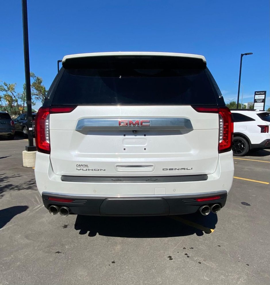 2023 GMC Yukon XL Denali-3