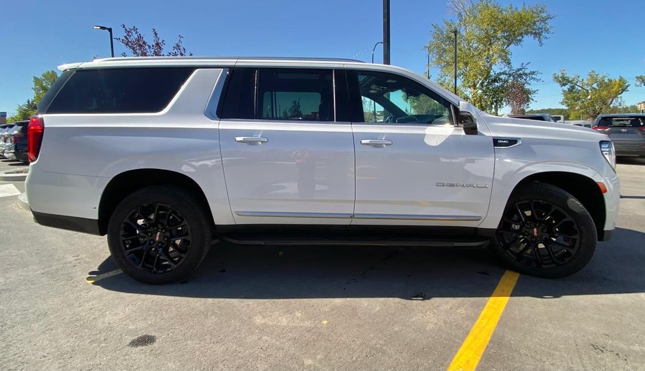 2023 GMC Yukon XL Denali-5