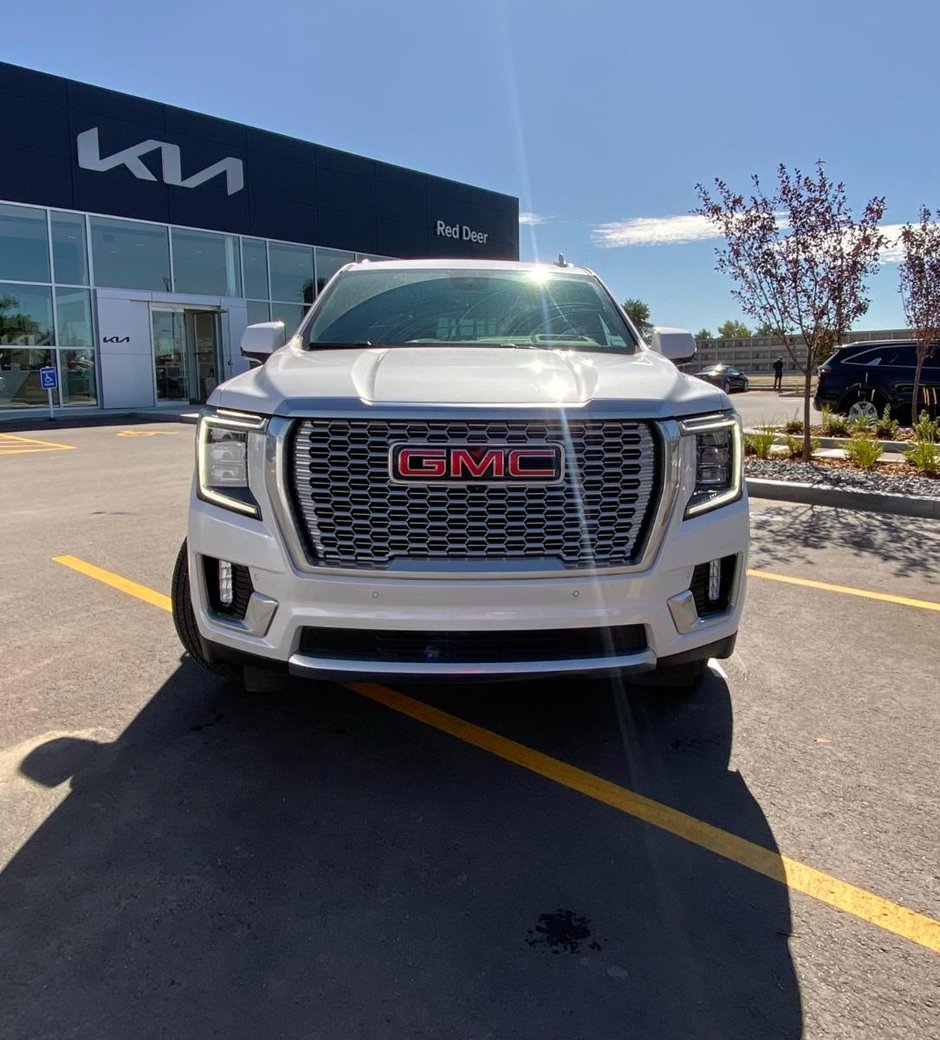 2023 GMC Yukon XL Denali-7