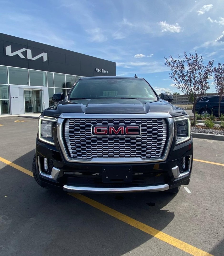 2023 GMC Yukon Denali-7