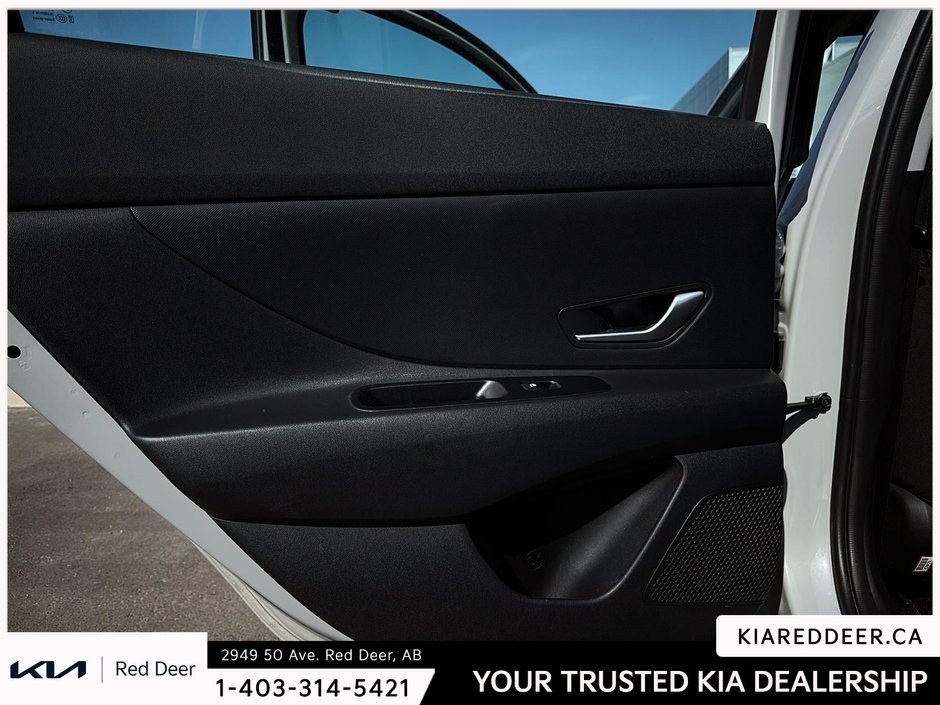 2025 Hyundai Elantra Essential-18