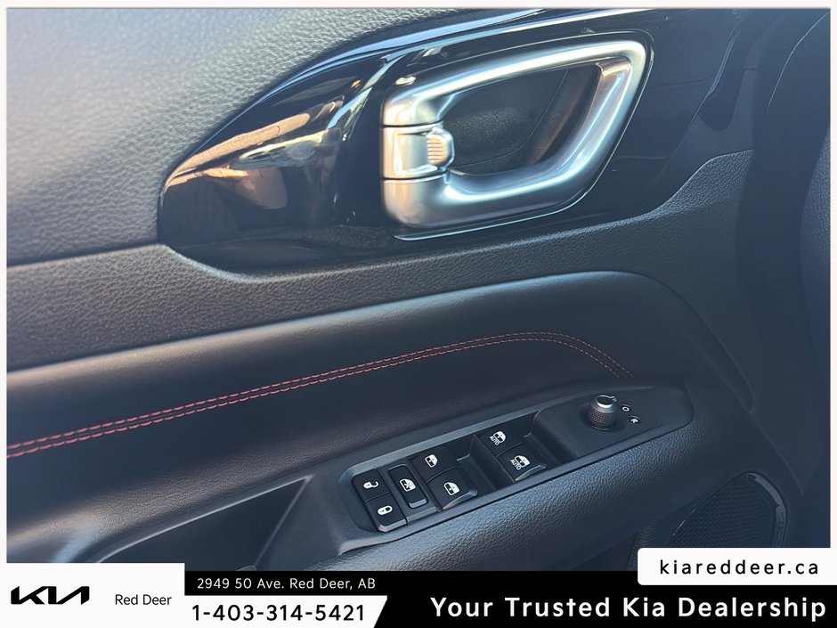 2024 Jeep Compass Trailhawk-17