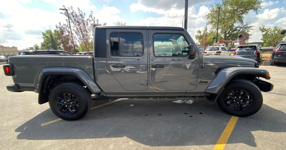 2023 Jeep Gladiator Sport S-5