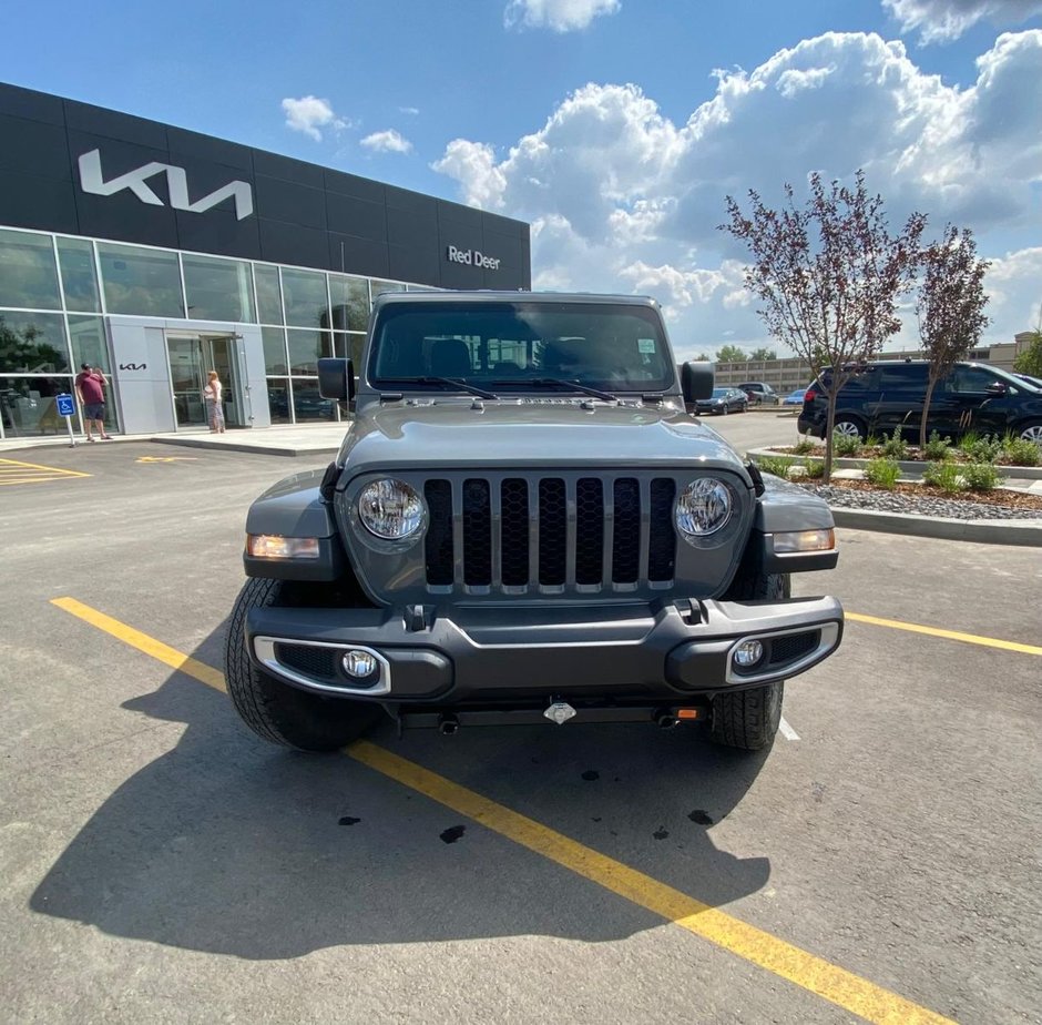 2023 Jeep Gladiator Sport S-7