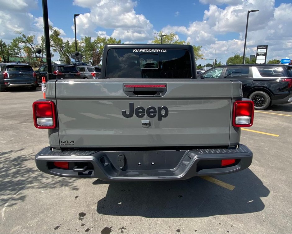 2023 Jeep Gladiator Sport S-3