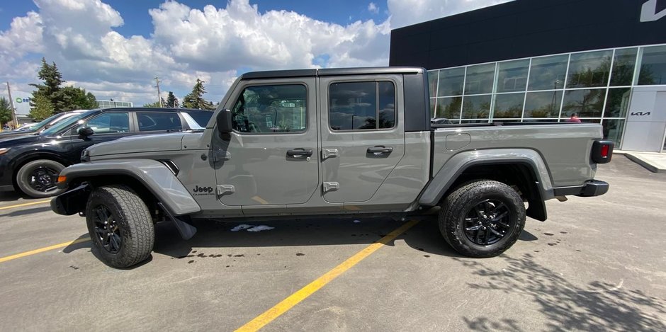 2023 Jeep Gladiator Sport S-1