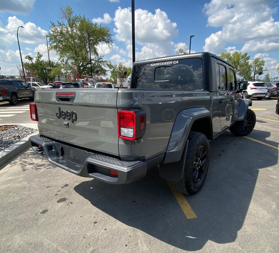 2023 Jeep Gladiator Sport S-4