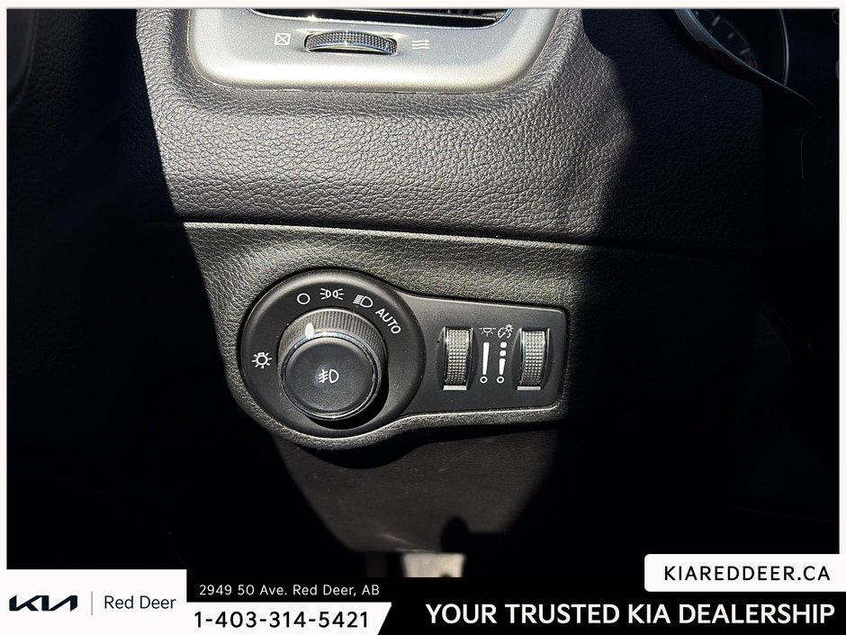 2017 Jeep Compass North-16
