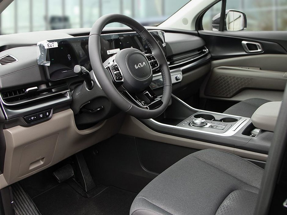 2026 Kia Carnival HEV LX+ Power Sliding Doors | Power Liftgate | Kia Connect | Heated Seats | Heated Wheel | Push Start