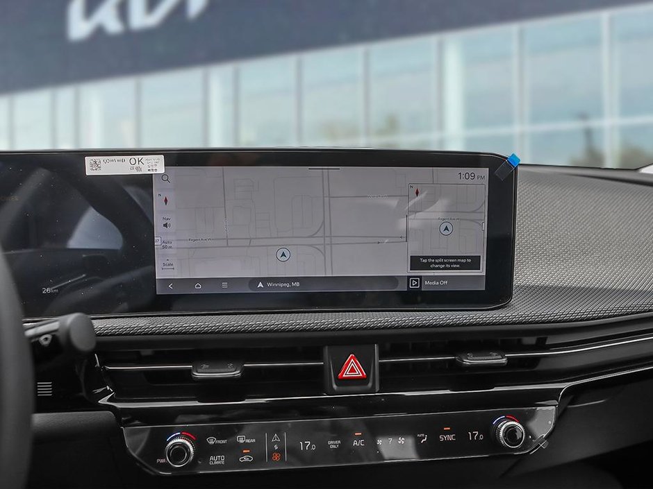 2025 Kia EV6 Land AWD w/ Premium Pkg-21