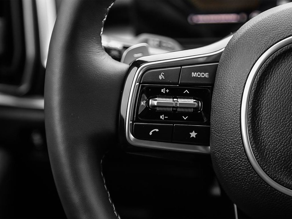 2025 Kia Sorento PHEV EX Heated Seats | Heated Steering Wheel | Lane Keep Assist | Adaptive Cruise Control | 6 Seater