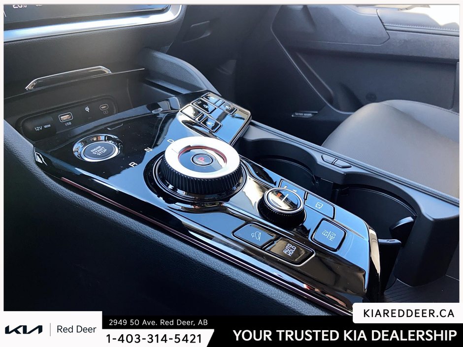 2025 Kia SPORTAGE PHEV SX - Black Interior-15