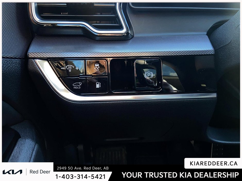 2025 Kia SPORTAGE PHEV SX - Black Interior-16