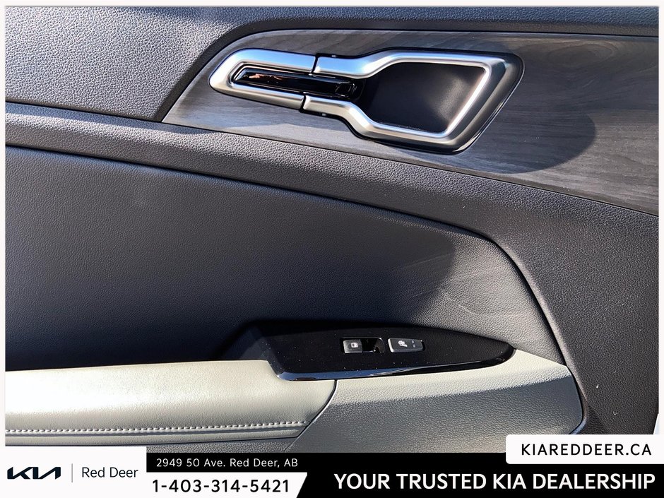 2025 Kia Sportage X-Line Limited - Green Interior-19