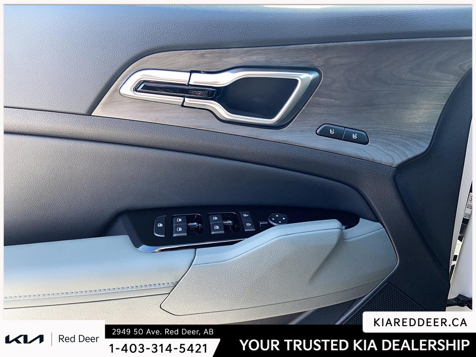 2025 Kia Sportage X-Line Limited - Green Interior-17