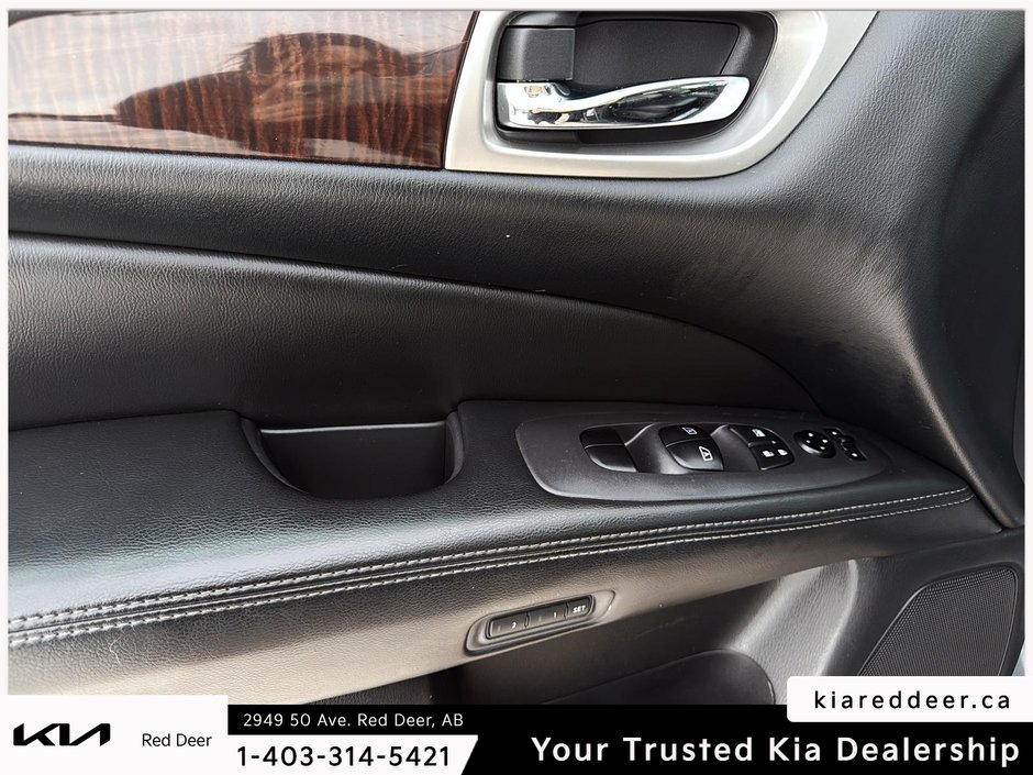 2014 Nissan Pathfinder Platinum-17