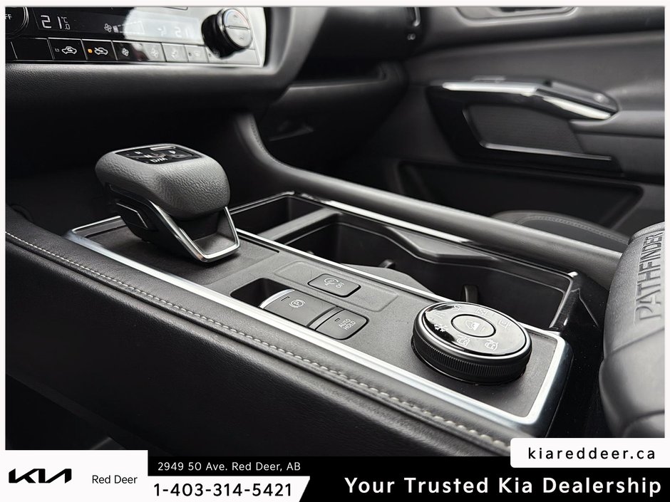 2024 Nissan Pathfinder SV-15