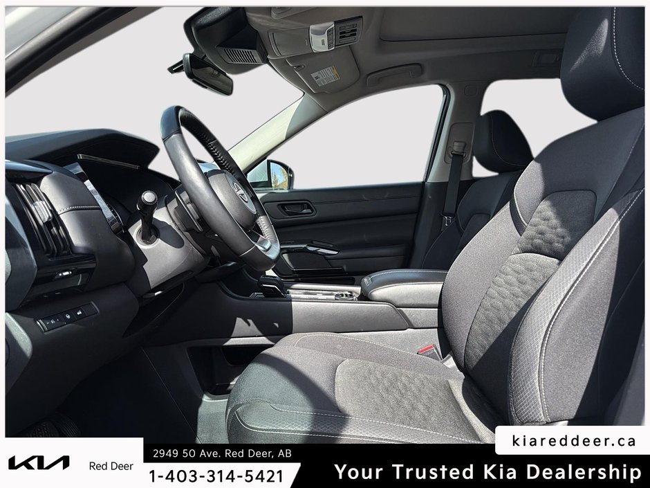 2024 Nissan Pathfinder SV-9