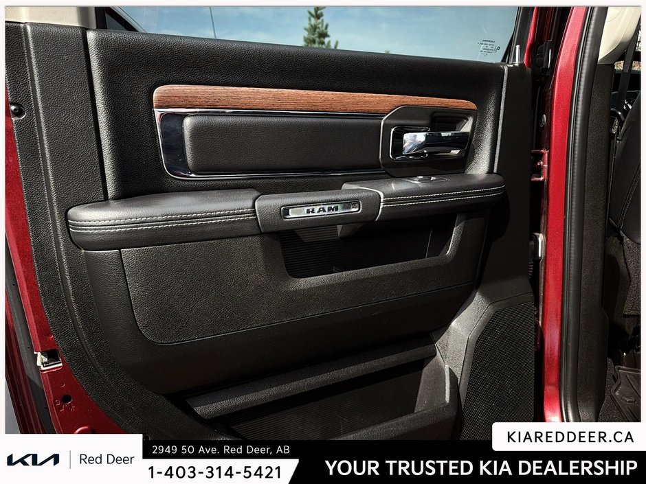 2019 Ram 1500 Classic Laramie-17