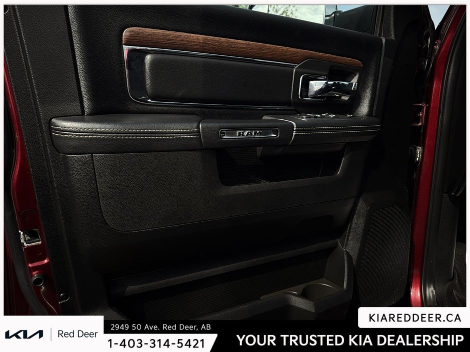 2019 Ram 1500 Classic Laramie-15