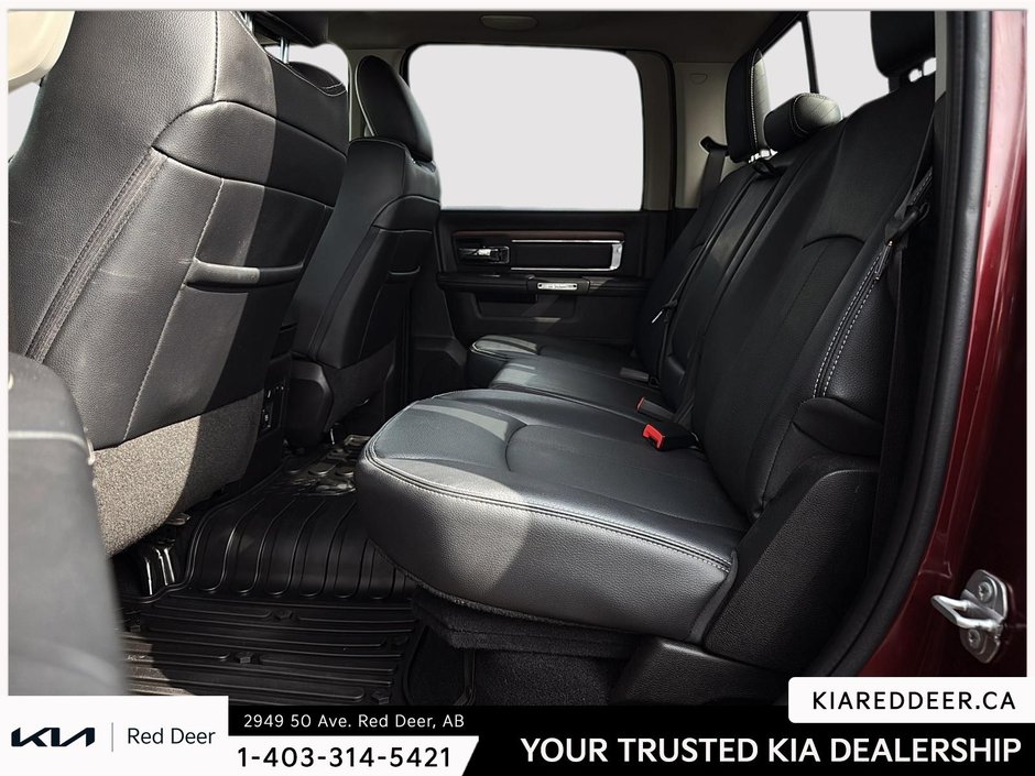 2019 Ram 1500 Classic Laramie-16