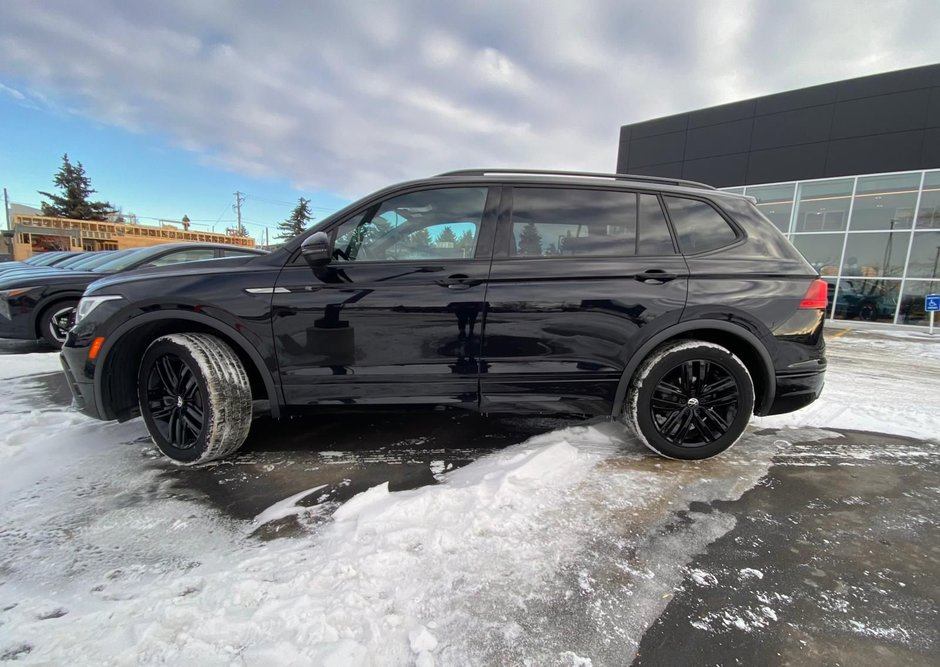 2022 Volkswagen Tiguan Comfortline R-Line Black Edition-1