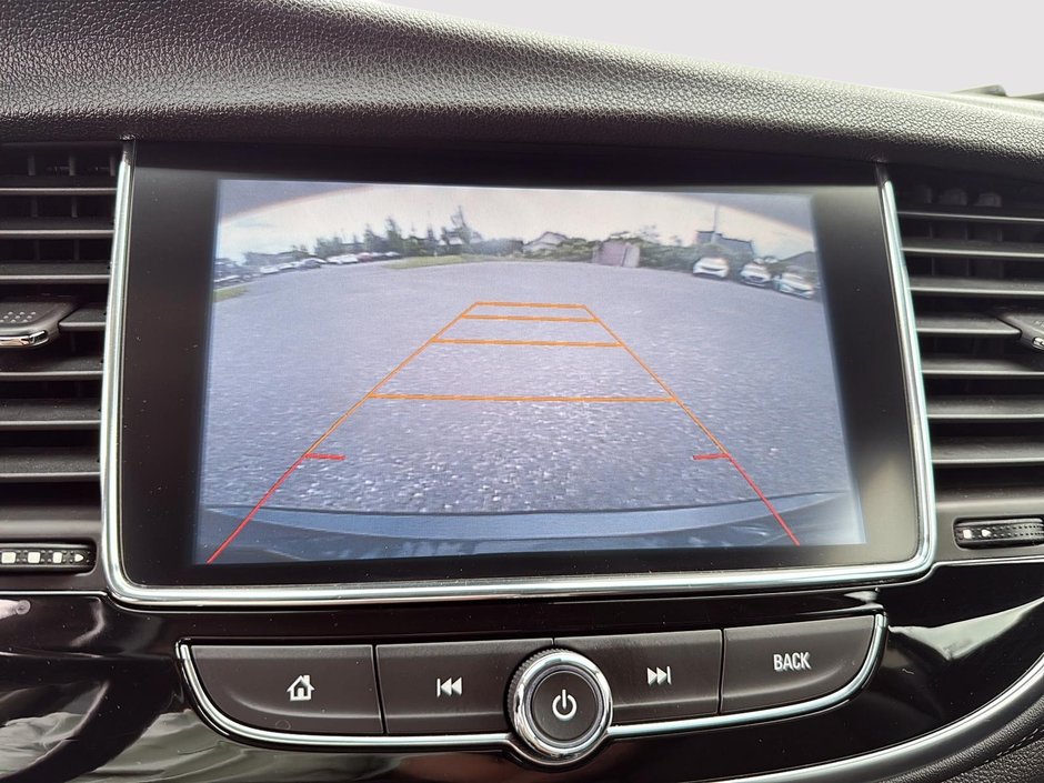Buick Encore SPORT TOURING  || APPLE CARPLAY || DEMARREUR || 2017-15