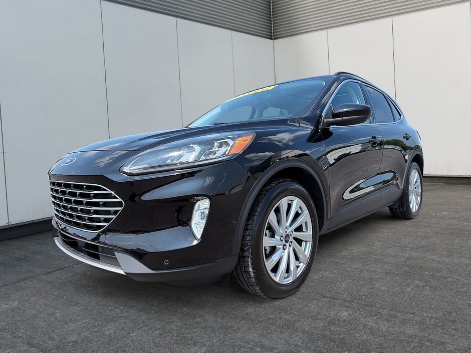 Ford Escape Titanium Hybrid 2021 AWD + Toit ouvrant + Cuir + Camera de recul
