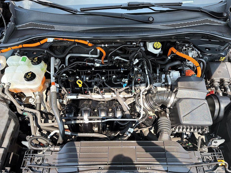 Ford Escape Titanium Hybrid 2021 AWD + Toit ouvrant + Cuir + Camera de recul