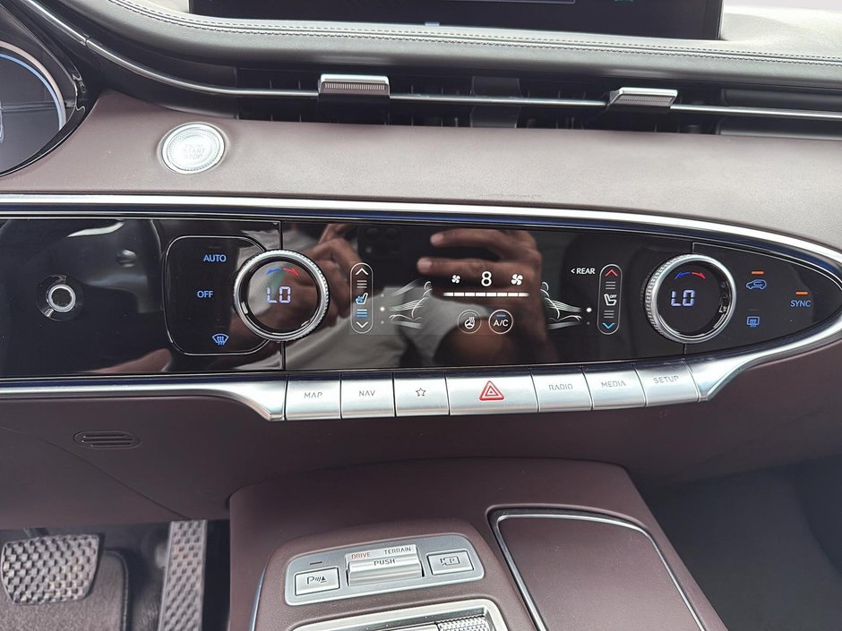 GENESIS GV70 2.5T Advanced Plus 2023-13