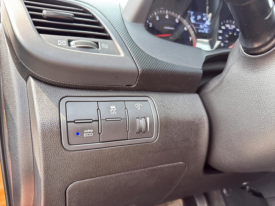 2016 Hyundai Accent LE-15