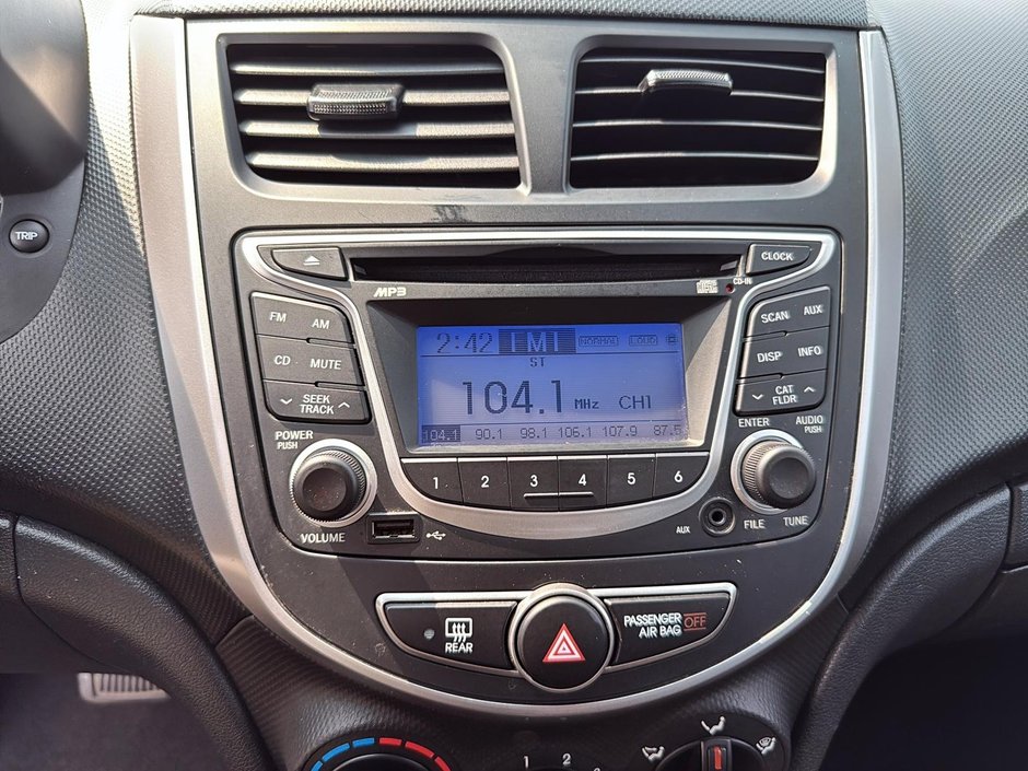 2016 Hyundai Accent LE-16