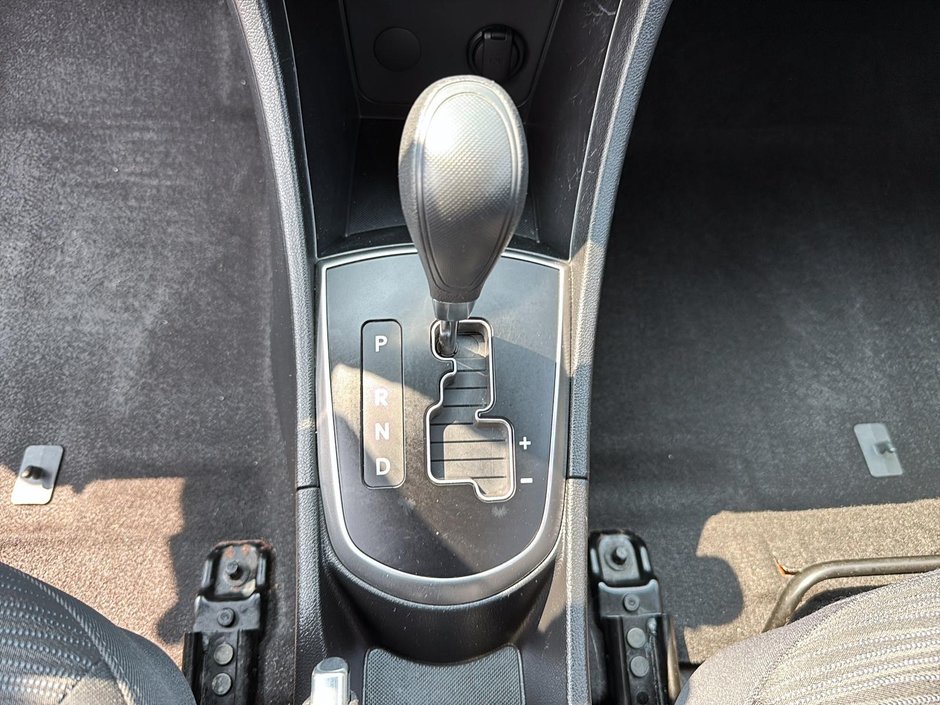 2016 Hyundai Accent LE-14