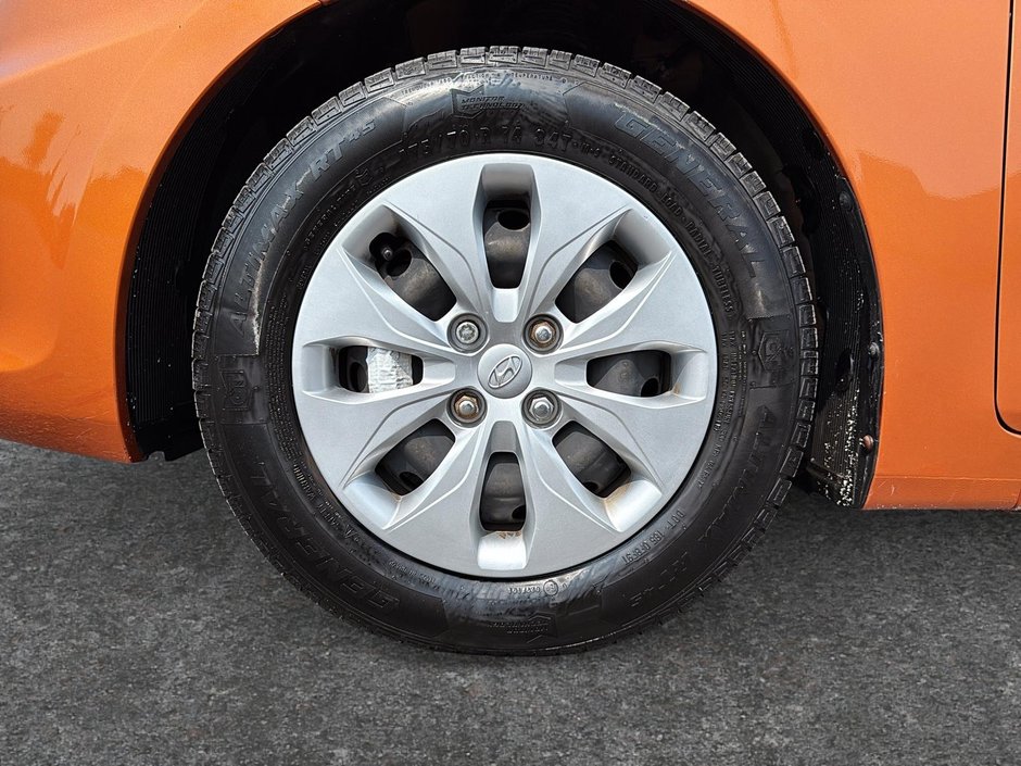 2016 Hyundai Accent LE-6