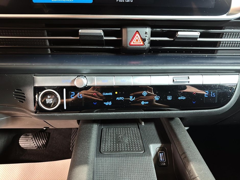 Hyundai IONIQ 6 Preferred LongRange AWD 2024 |  |