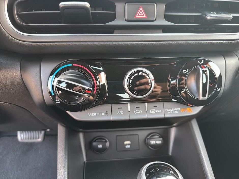 2023 Hyundai Kona Essential-13