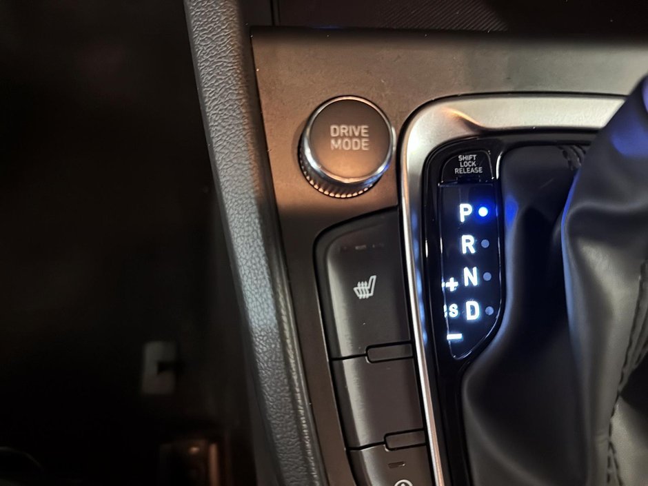 Hyundai Kona Essential 2023-15