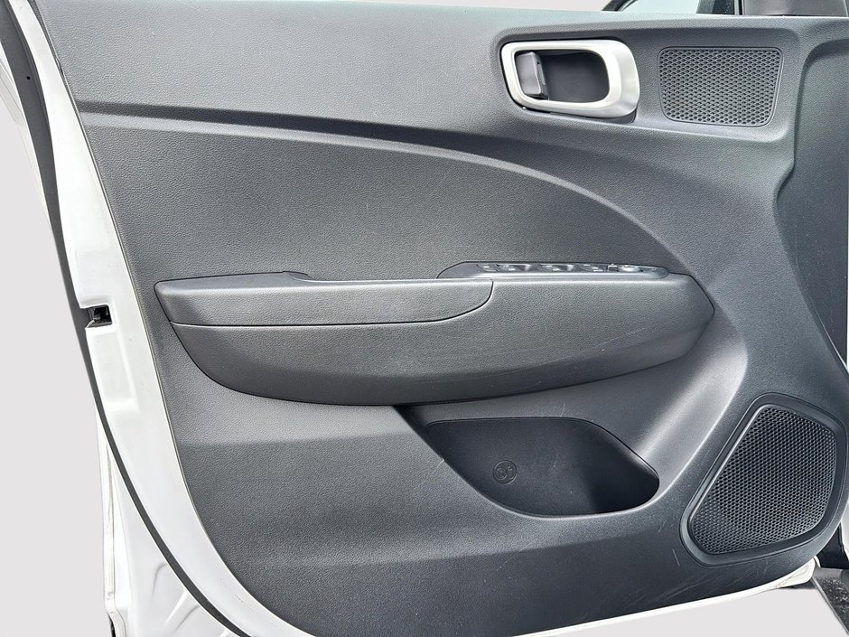 Hyundai Venue Essential 2021-10