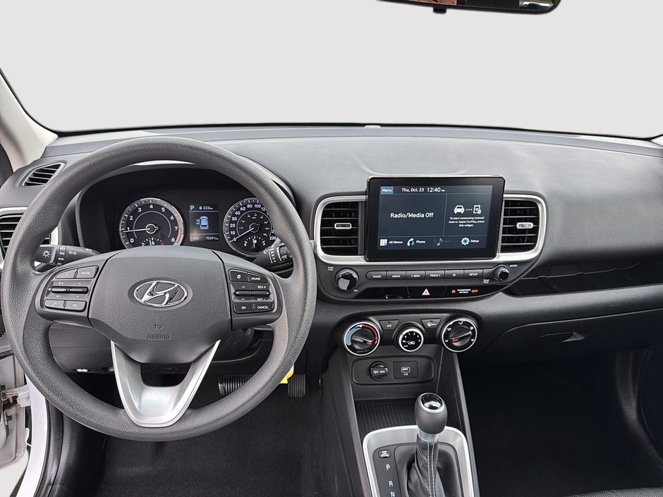 Hyundai Venue Essential 2021-9