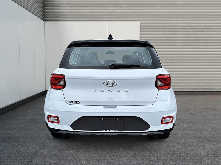 Hyundai Venue Essential 2021-2
