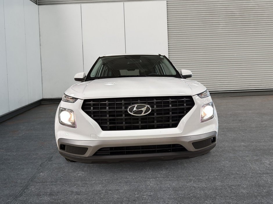 2022 Hyundai Venue Essential-1