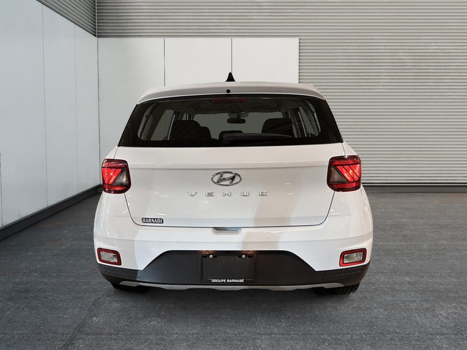 2022 Hyundai Venue Essential-2