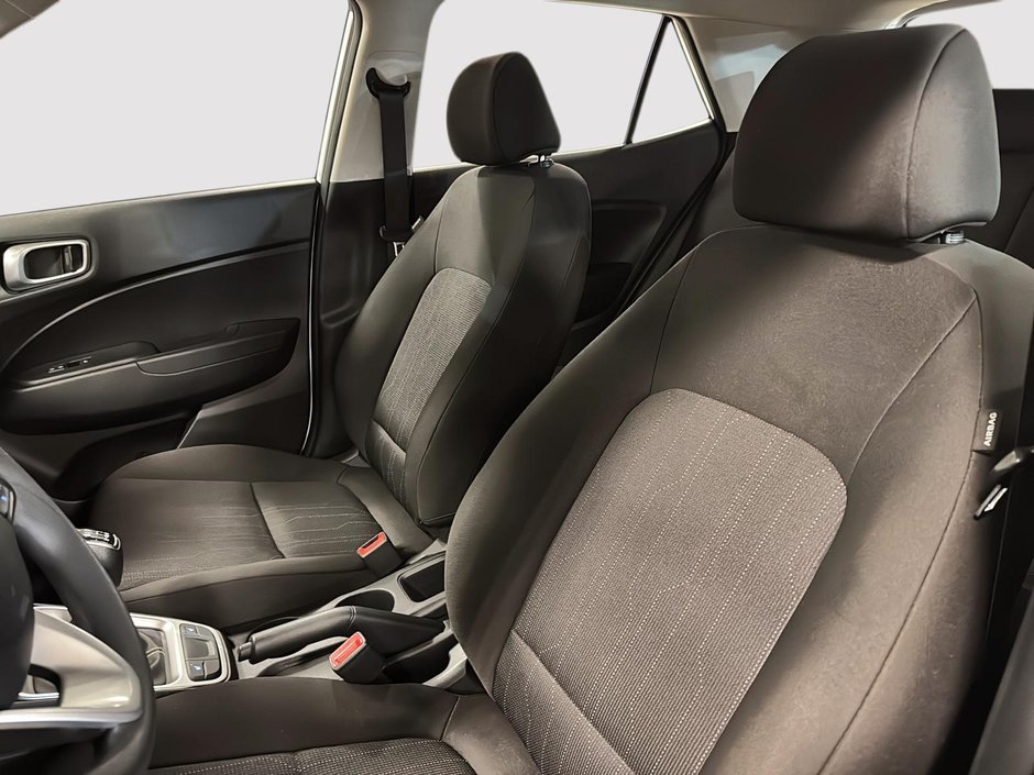 2022 Hyundai Venue Essential-8