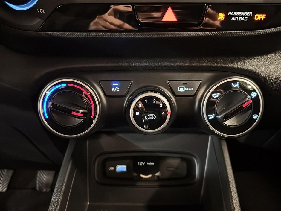 2022 Hyundai Venue Essential-13